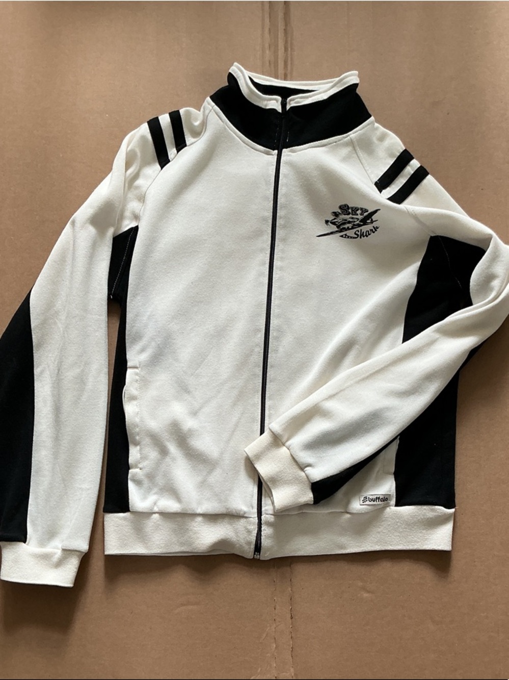 Buffalo David Bitton White and Black Sky Shark men’s XL